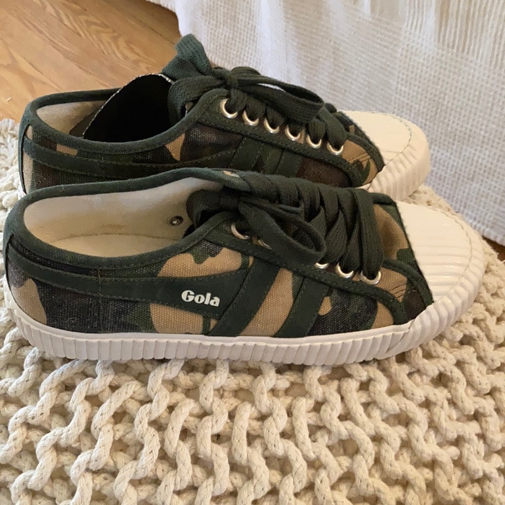 Gola Camo Green and Beige Low-Top Sneakers